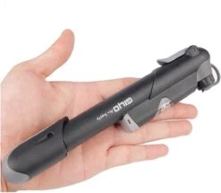 Giyo Fietspomp Mini - Fietspomp Met Drukmeter - Pomp Fiets Mini - 8.3 Bar - Inclusief Naaldventiel En Fietsbandreparatieset 10 Giyo Fietspomp Mini - Fietspomp Met Drukmeter - Pomp Fiets Mini - 8.3 Bar - Inclusief Naaldventiel En Fietsbandreparatieset -Fietsenwinkel 1200x1044