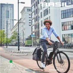 Basil B-Safe Commuter Fietsrugzak Nordlicht - Voor 15,6inch Laptop - Zwart - 18 Liter 29 Basil B-Safe Commuter Fietsrugzak Nordlicht - Voor 15,6inch Laptop - Zwart - 18 Liter -Fietsenwinkel 1200x1198