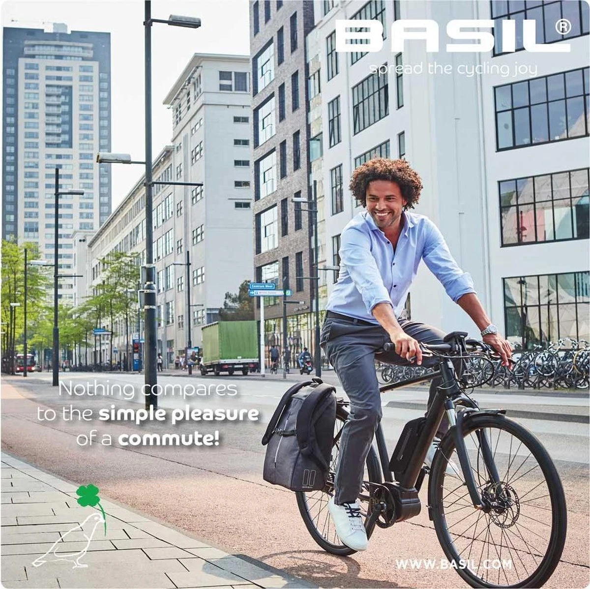 Basil B-Safe Commuter Fietsrugzak Nordlicht - Voor 15,6inch Laptop - Zwart - 18 Liter 11 Basil B-Safe Commuter Fietsrugzak Nordlicht - Voor 15,6inch Laptop - Zwart - 18 Liter - Image 9