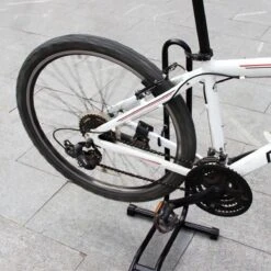 Decopatent® Fietsrek Om Fiets Horizontaal Te Stallen - Fietsstaander Standaard - Fietsrek Voor 1 Fiets - Voor Racefiets MTB E-bike 12 Decopatent® Fietsrek Om Fiets Horizontaal Te Stallen - Fietsstaander Standaard - Fietsrek Voor 1 Fiets - Voor Racefiets MTB E-bike -Fietsenwinkel 1200x1200 588