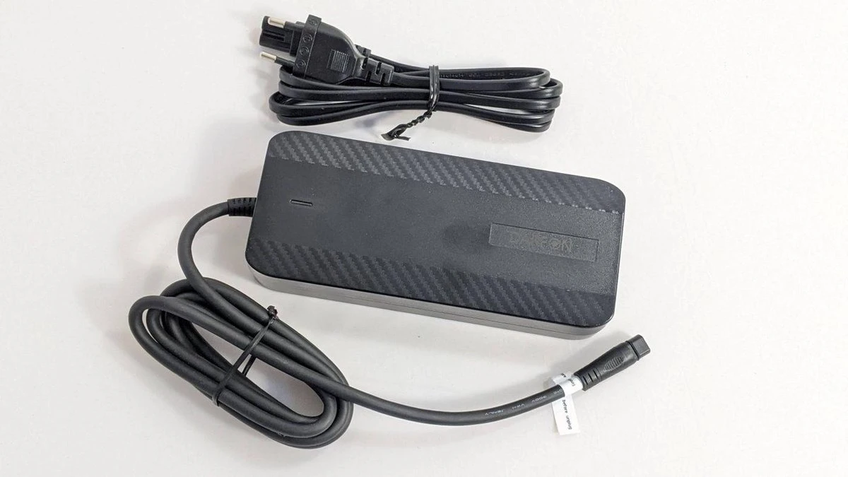 Elektrische Fietsoplader DT Darfon STEPS E5000/E6100 36V 2A (Cortina) 4 Elektrische Fietsoplader DT Darfon STEPS E5000/E6100 36V 2A (Cortina) - Image 2