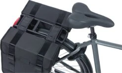 Basil Tour Dubbele Fietstas - 28 Liter - Zwart -Fietsenwinkel 1200x715 1