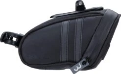 BBB Cycling CurvePack Reflect Zadeltas Fiets - Racefiets Tas Tarpaulin - Reflecterend Tasje - Zwart - Maat S - BSB-13S 17 BBB Cycling CurvePack Reflect Zadeltas Fiets - Racefiets Tas Tarpaulin - Reflecterend Tasje - Zwart - Maat S - BSB-13S -Fietsenwinkel 1200x732