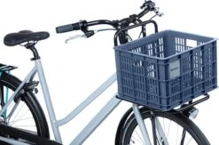 Basil Fietskrat M - Medium - 29.5 Liter - Blauw -Fietsenwinkel 1200x792