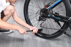 Giyo Fietspomp Mini - Fietspomp Met Drukmeter - Pomp Fiets Mini - 8.3 Bar - Inclusief Naaldventiel En Fietsbandreparatieset 12 Giyo Fietspomp Mini - Fietspomp Met Drukmeter - Pomp Fiets Mini - 8.3 Bar - Inclusief Naaldventiel En Fietsbandreparatieset -Fietsenwinkel 1200x798 5