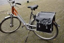 Fietstas - Fietstassen - Fietstas Dubbel Waterdicht Met Reflecterende Strepen Voor Extra Veiligheid- Fietstas 32 Liter -Fietsenwinkel 1200x800 5