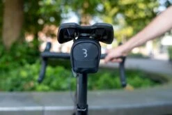 BBB Cycling CurvePack Reflect Zadeltas Fiets - Racefiets Tas Tarpaulin - Reflecterend Tasje - Zwart - Maat S - BSB-13S 16 BBB Cycling CurvePack Reflect Zadeltas Fiets - Racefiets Tas Tarpaulin - Reflecterend Tasje - Zwart - Maat S - BSB-13S -Fietsenwinkel 1200x800 7