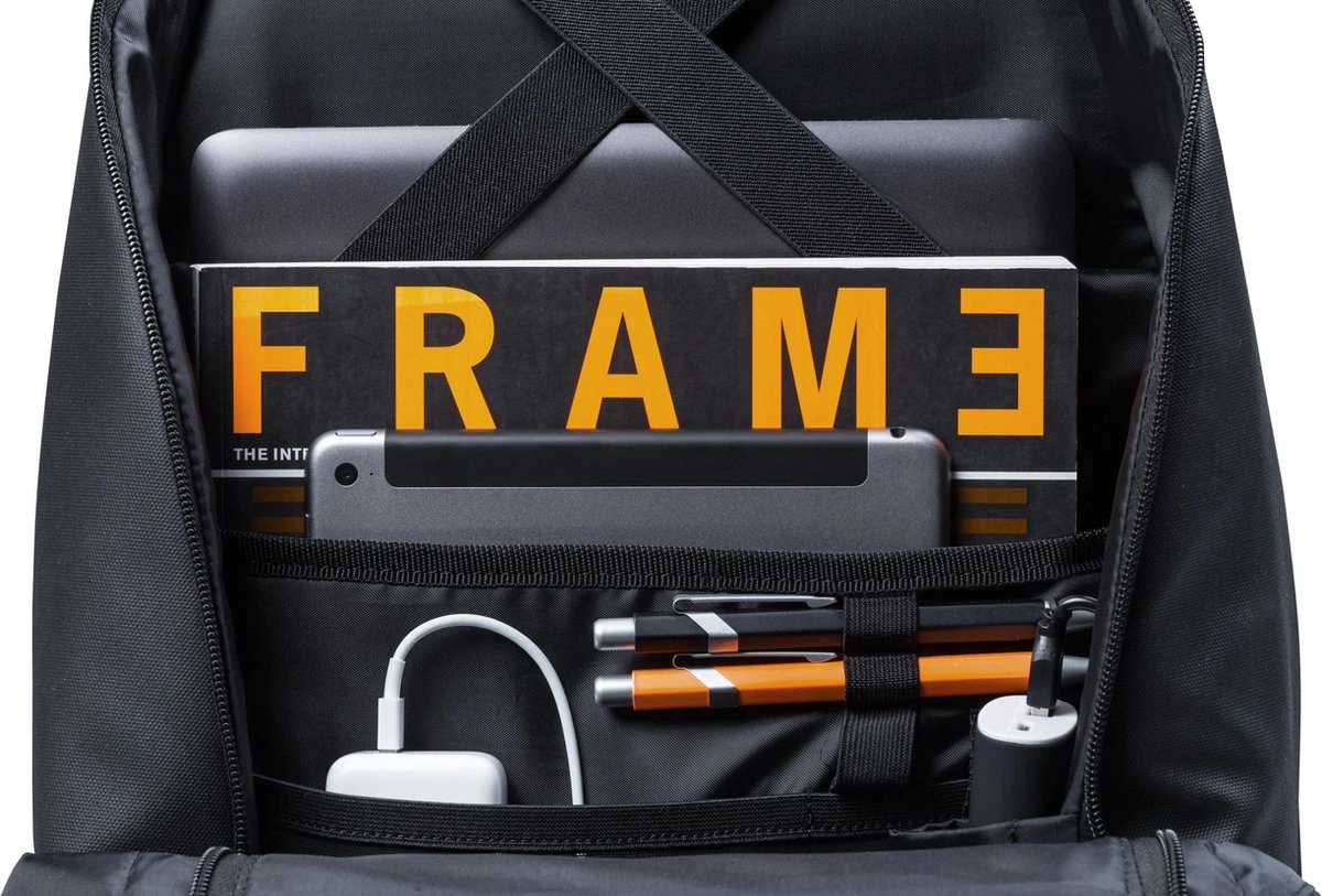 Basil B-Safe Commuter Fietsrugzak Nordlicht - Voor 15,6inch Laptop - Zwart - 18 Liter 21 Basil B-Safe Commuter Fietsrugzak Nordlicht - Voor 15,6inch Laptop - Zwart - 18 Liter - Image 19