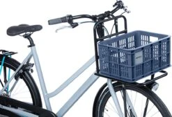 Basil Fietskrat S - Klein - 17.5 Liter - Blauw -Fietsenwinkel 1200x821