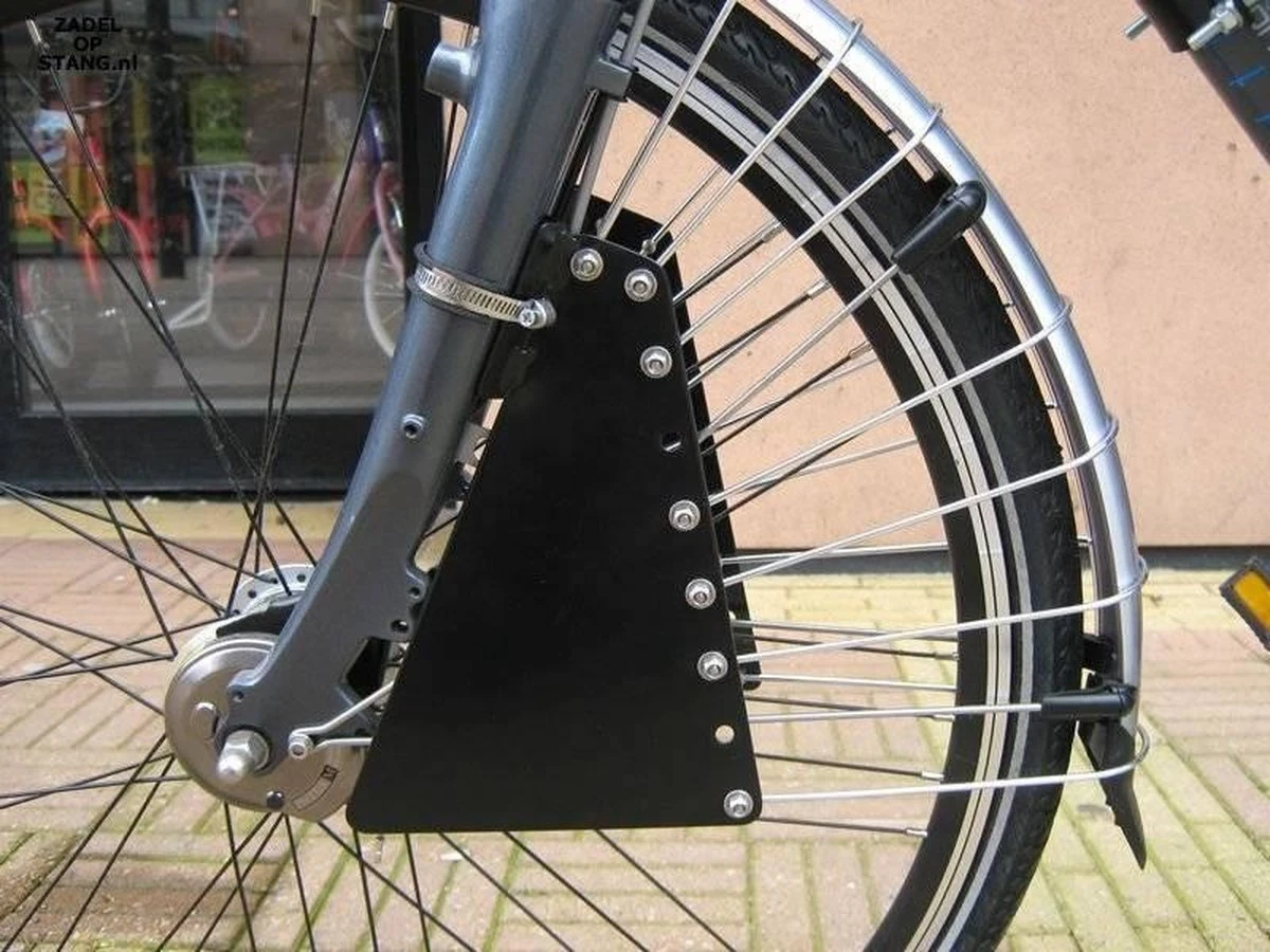 Zadel Op Stang Spaakafschermer - Zodat Voetjes Niet In De Spaken Kunnen Komen 3 Zadel Op Stang Spaakafschermer - Zodat Voetjes Niet In De Spaken Kunnen Komen