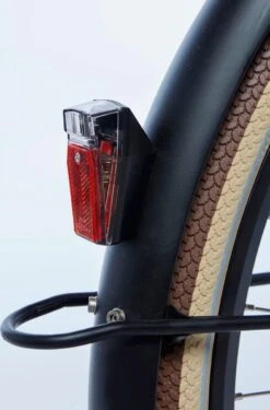 Cortina U4 - Stadsfiets - D50 - Jet Black Matt - R3 -Fietsenwinkel 790x1200 3