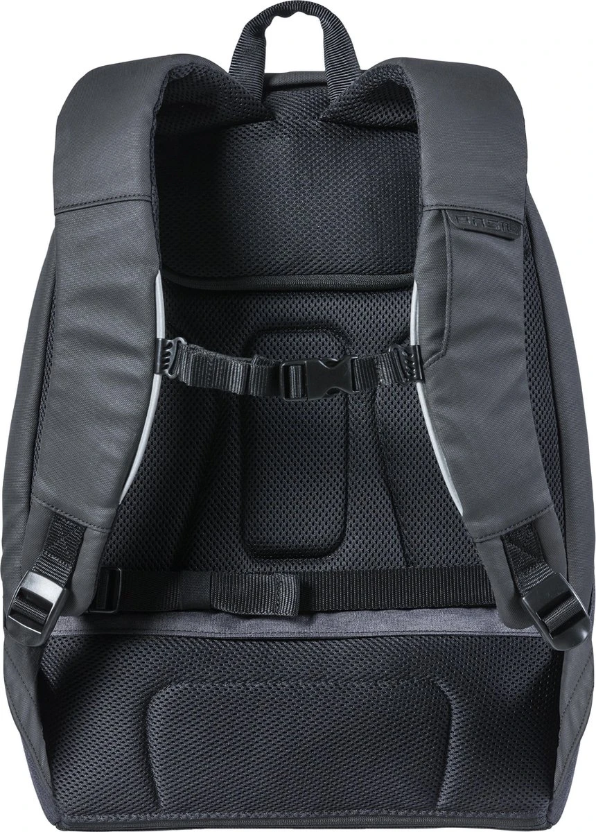 Basil B-Safe Commuter Fietsrugzak Nordlicht - Voor 15,6inch Laptop - Zwart - 18 Liter 16 Basil B-Safe Commuter Fietsrugzak Nordlicht - Voor 15,6inch Laptop - Zwart - 18 Liter - Image 14