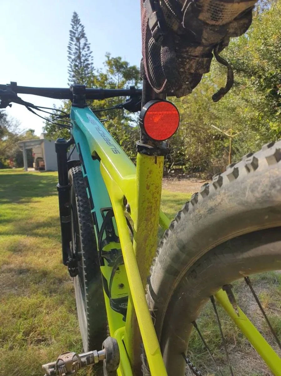 Fiets GPS Tracker - Zonder Simkaart - Inclusief Originele Samsung SmartTag - Alleen Voor Samsung -Tot 1 Jaar Batterij - Android - Reflector - Fiets Reflector - Wereldwijd GPS - Antidiefstal - Rood - Locus Amicus 4 Fiets GPS Tracker - Zonder Simkaart - Inclusief Originele Samsung SmartTag - Alleen Voor Samsung -Tot 1 Jaar Batterij - Android - Reflector - Fiets Reflector - Wereldwijd GPS - Antidiefstal - Rood - Locus Amicus - Image 2